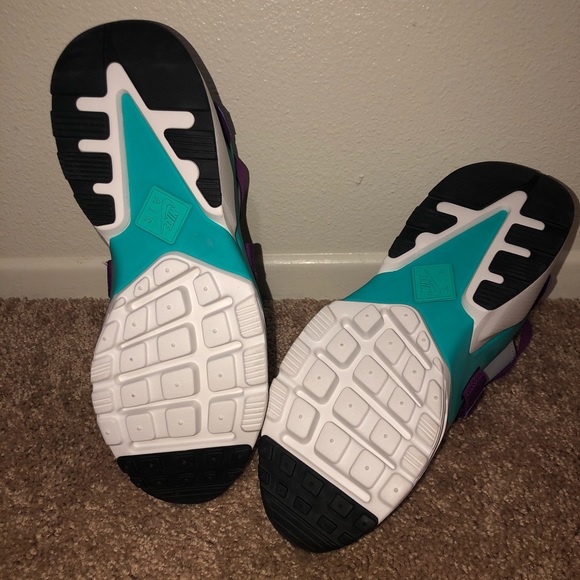 Women Nike Air Huarache City NWOT!! - Picture 8 of 8